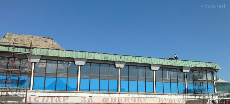 Uskoro novi krov na zimskom bazenu CFK Vrbas Uskoro novi krov na zimskom bazenu CFK Vrbas